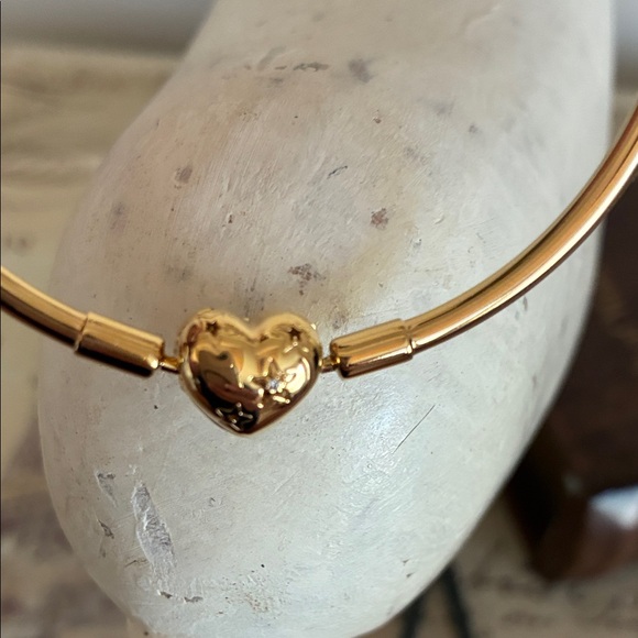 Pandora Celestial Heart Clasp Bangle Bracelet (Gold) - Picture 7 of 11